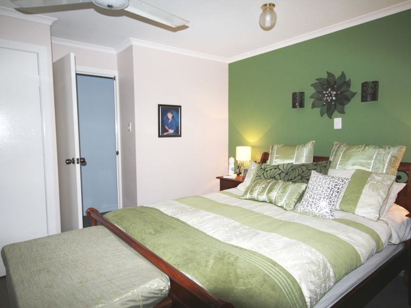 2 Bass Street, Boyne Island QLD 4680