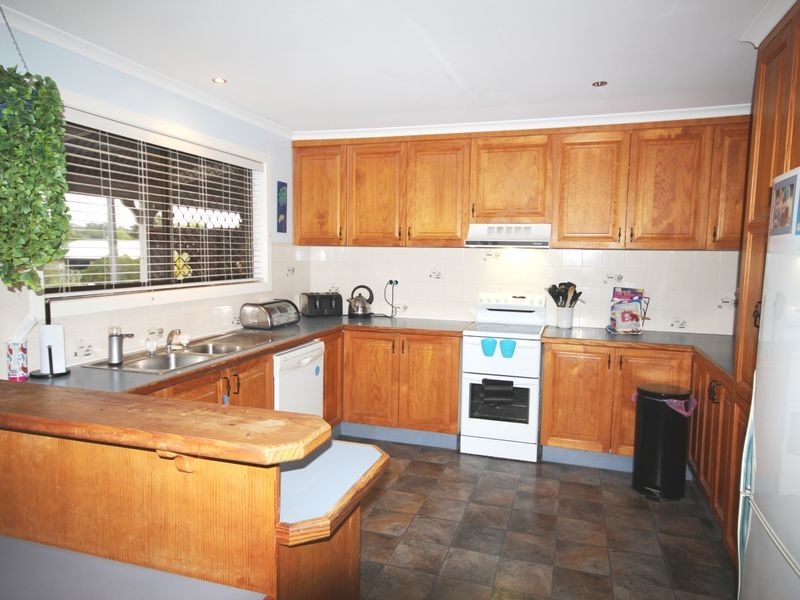 2 Bass Street, Boyne Island QLD 4680