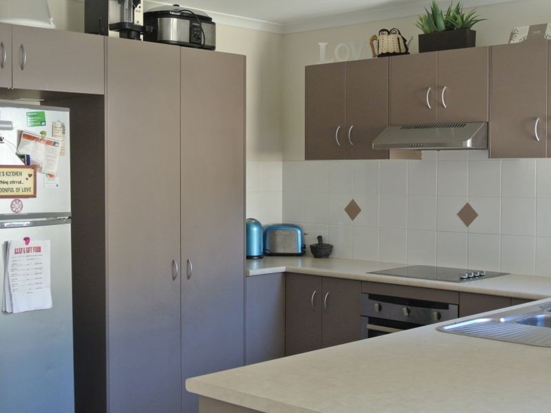 14 Jeana Close, Boyne Island QLD 4680