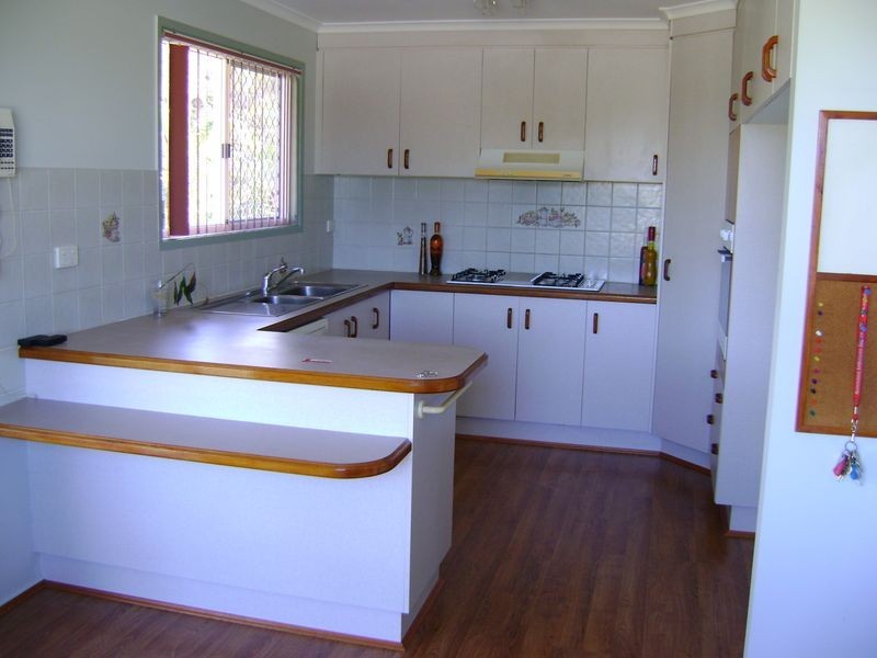 7 Crest Avenue, Boyne Island QLD 4680
