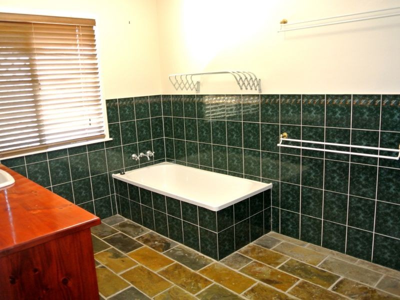 19 Wyndham Avenue, Boyne Island QLD 4680