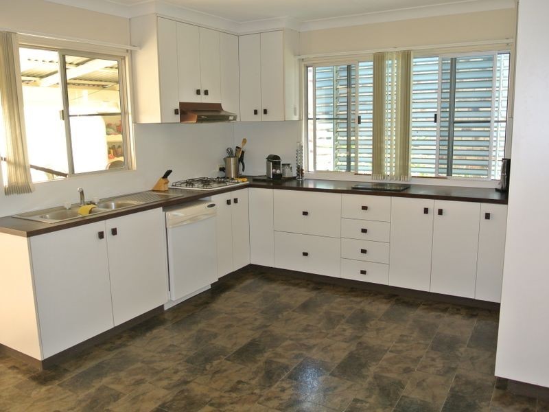 31 Island Esplanade, Boyne Island QLD 4680
