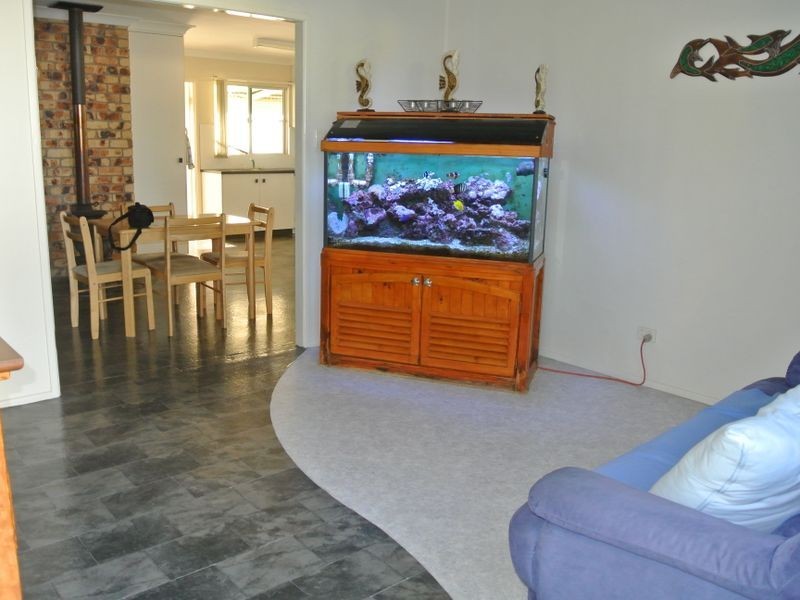 31 Island Esplanade, Boyne Island QLD 4680