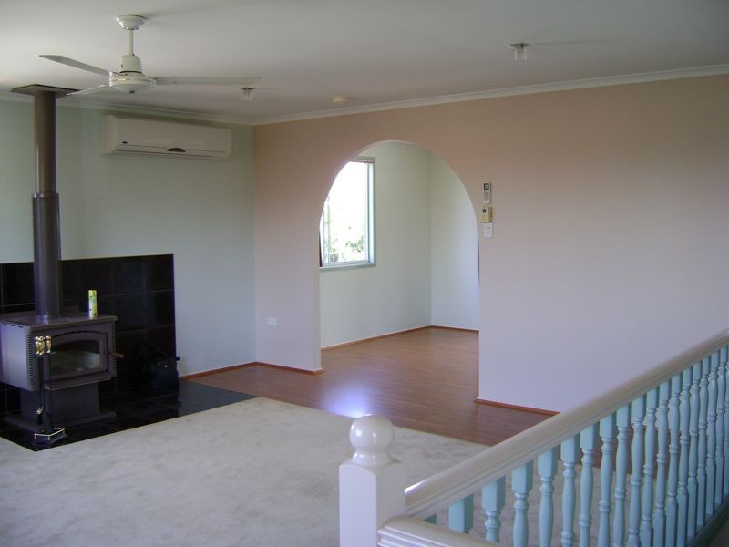 7 Crest Avenue, Boyne Island QLD 4680