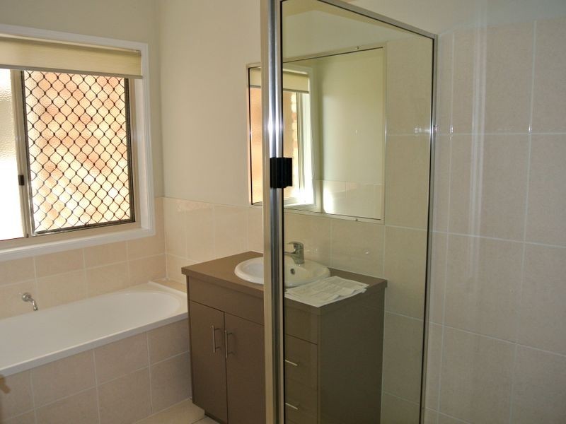 2A Golf View Drive, Boyne Island QLD 4680