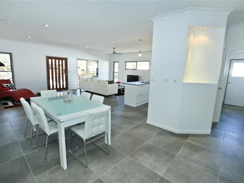 13 Lighthouse Drive, Boyne Island QLD 4680