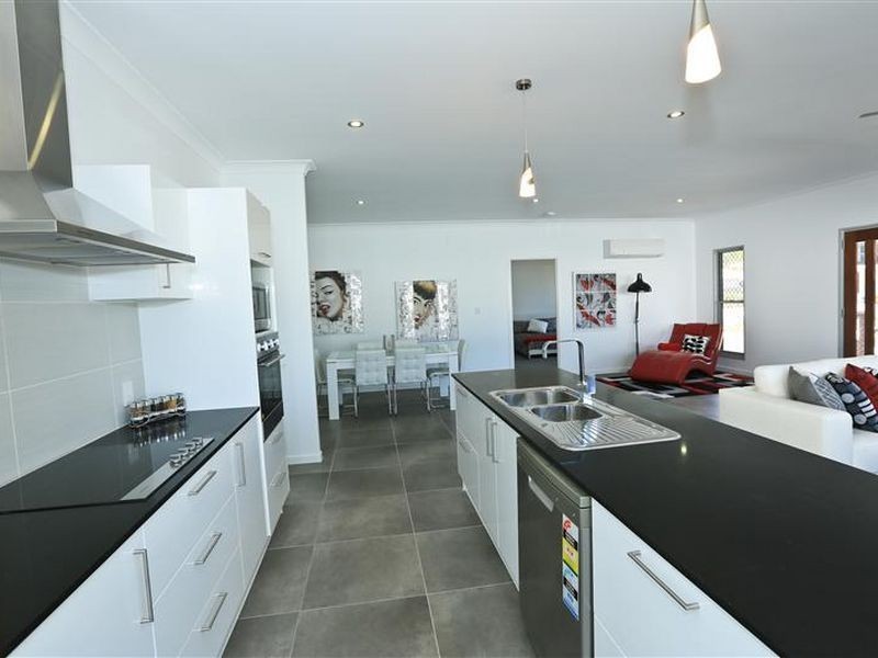 13 Lighthouse Drive, Boyne Island QLD 4680