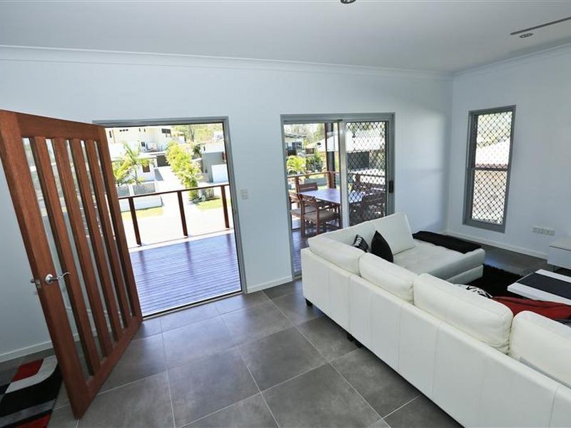 13 Lighthouse Drive, Boyne Island QLD 4680