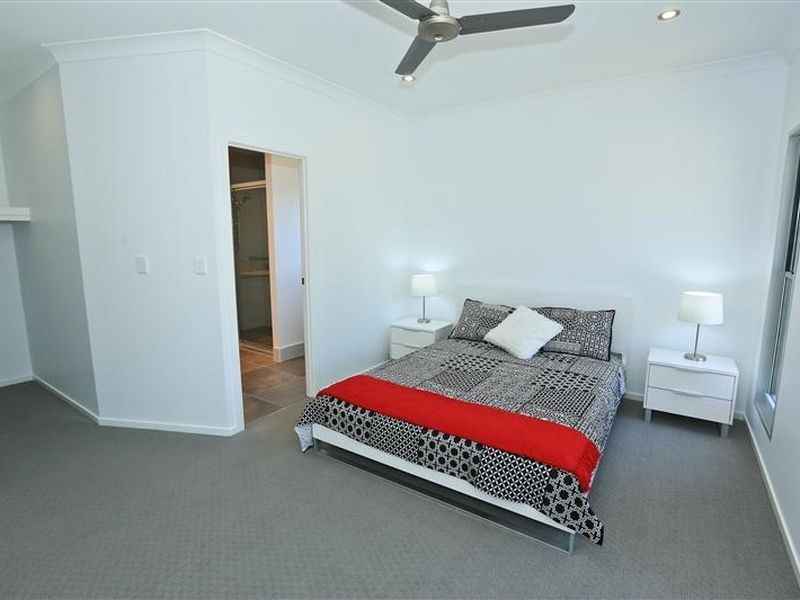 13 Lighthouse Drive, Boyne Island QLD 4680