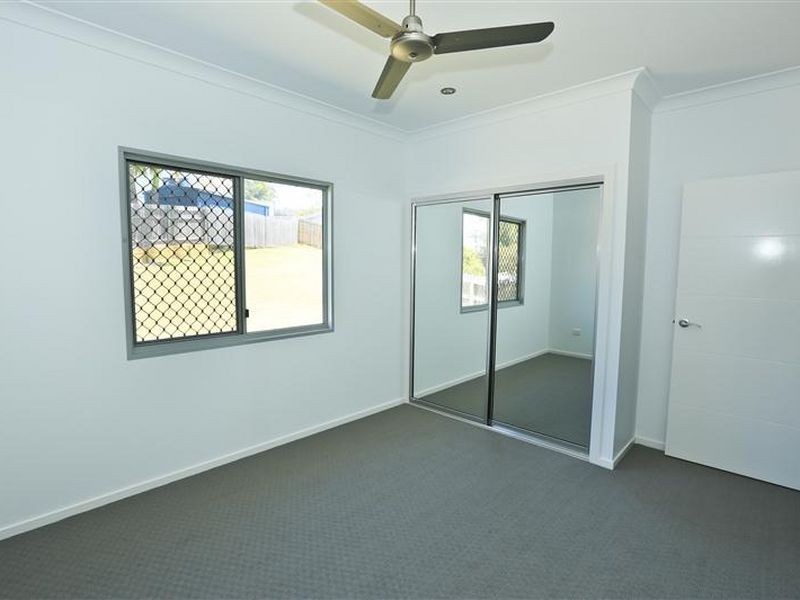 13 Lighthouse Drive, Boyne Island QLD 4680