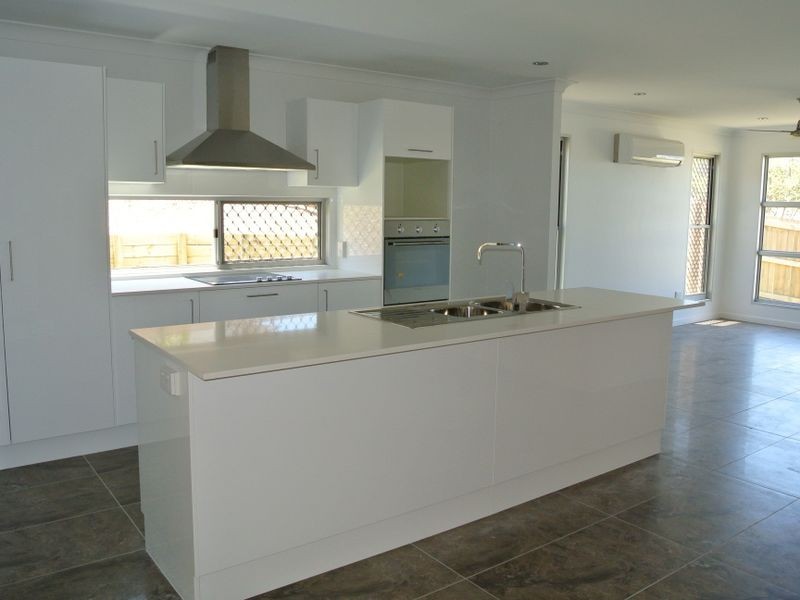 7 Jenny Lind Court, Boyne Island QLD 4680