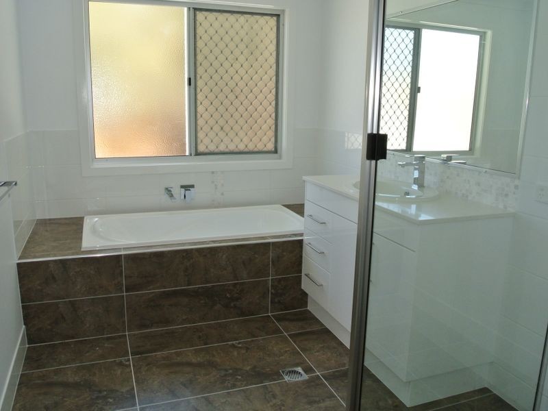 7 Jenny Lind Court, Boyne Island QLD 4680