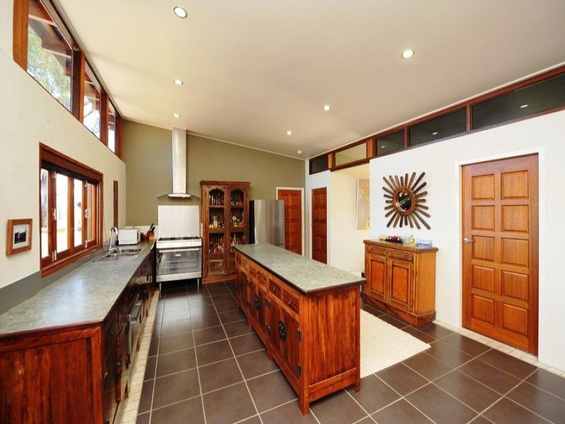 18 Sayre Crescent, Boyne Island QLD 4680