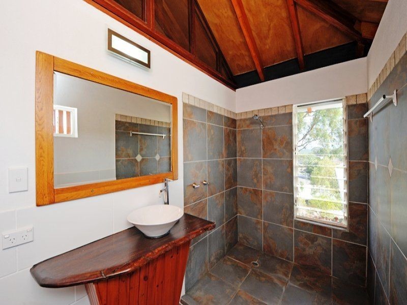 18 Sayre Crescent, Boyne Island QLD 4680