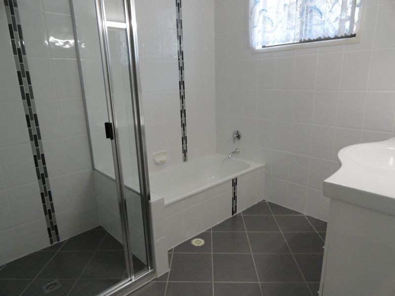 1 Bellemere Court, Boyne Island QLD 4680