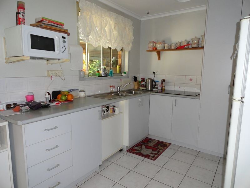 14 Edward Street, Boyne Island QLD 4680