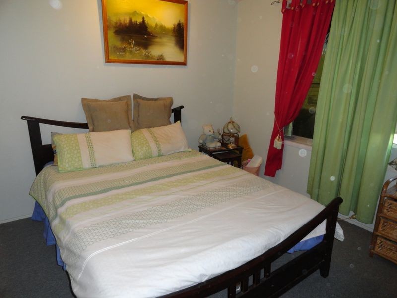 14 Edward Street, Boyne Island QLD 4680