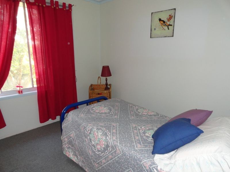 14 Edward Street, Boyne Island QLD 4680