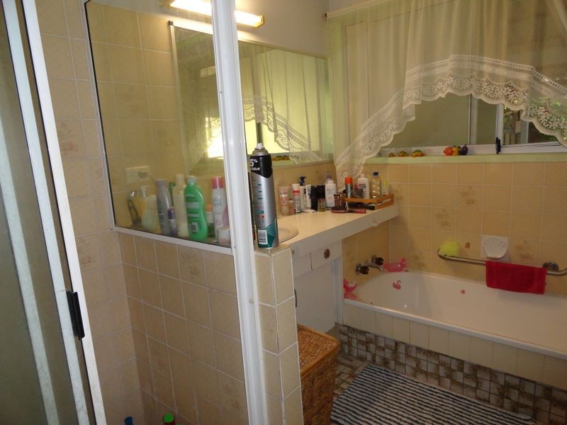 14 Edward Street, Boyne Island QLD 4680