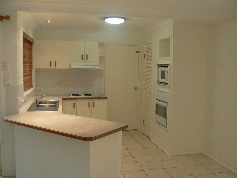 8 Belah Court, Boyne Island QLD 4680