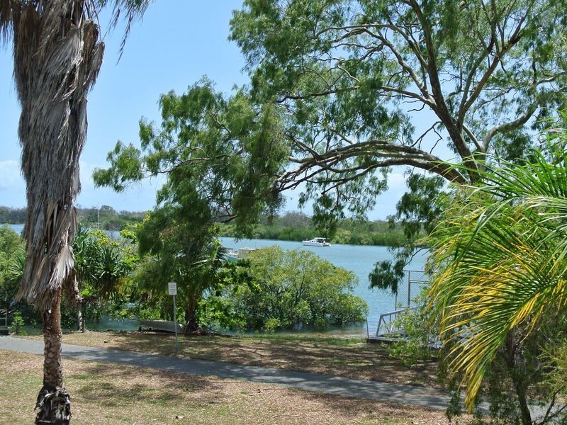 4/8A Wyndham Avenue, Boyne Island QLD 4680