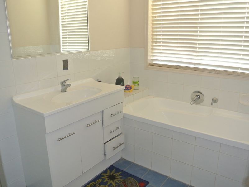 1 Ronald Crescent, Benaraby QLD 4680