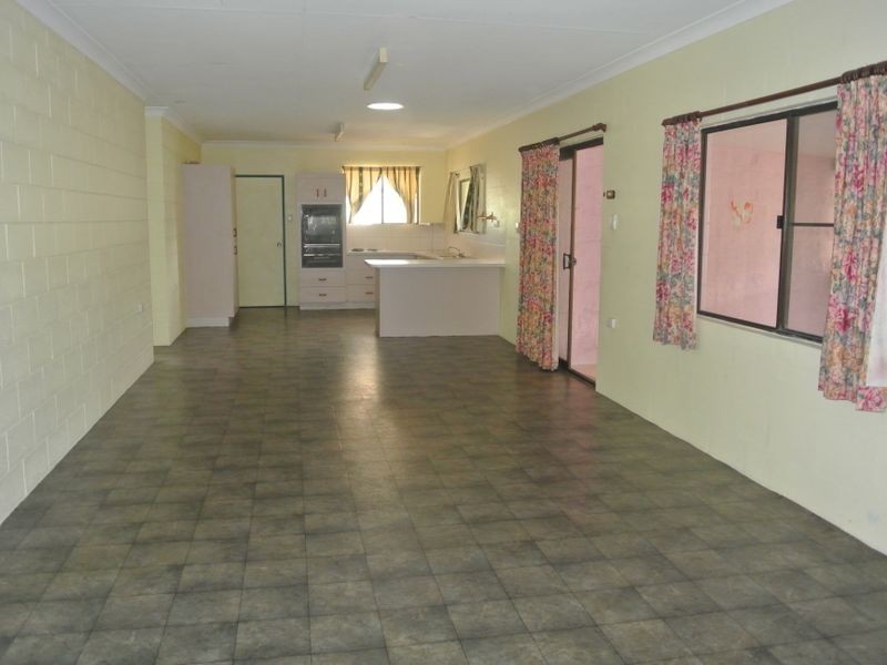 18 Hickman Street, Bororen QLD 4678