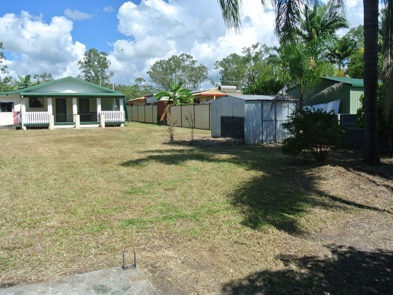 18 Hickman Street, Bororen QLD 4678