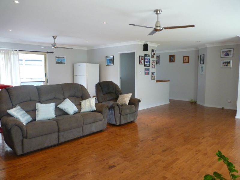 6 Helena Court, Boyne Island QLD 4680