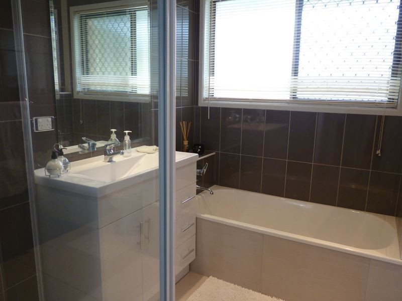 6 Helena Court, Boyne Island QLD 4680