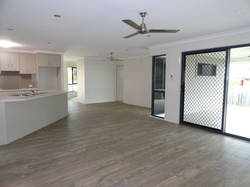 13 Stella Street, Boyne Island QLD 4680