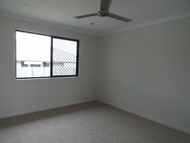 13 Stella Street, Boyne Island QLD 4680