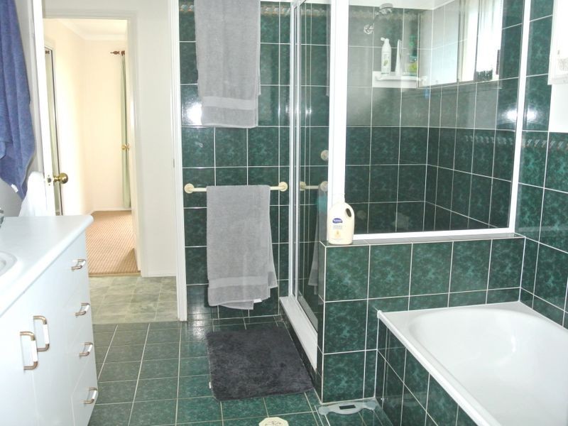 11 Geoffrey Thomas Drive, Tannum Sands QLD 4680