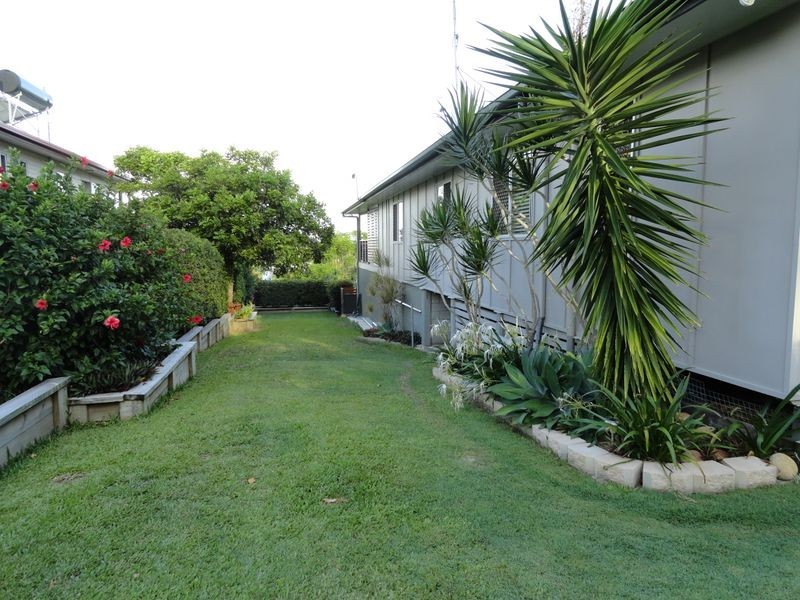 30 Amaroo Street, Boyne Island QLD 4680