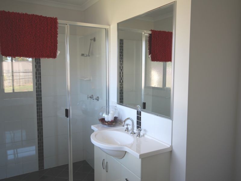 14 Surita Court, Boyne Island QLD 4680