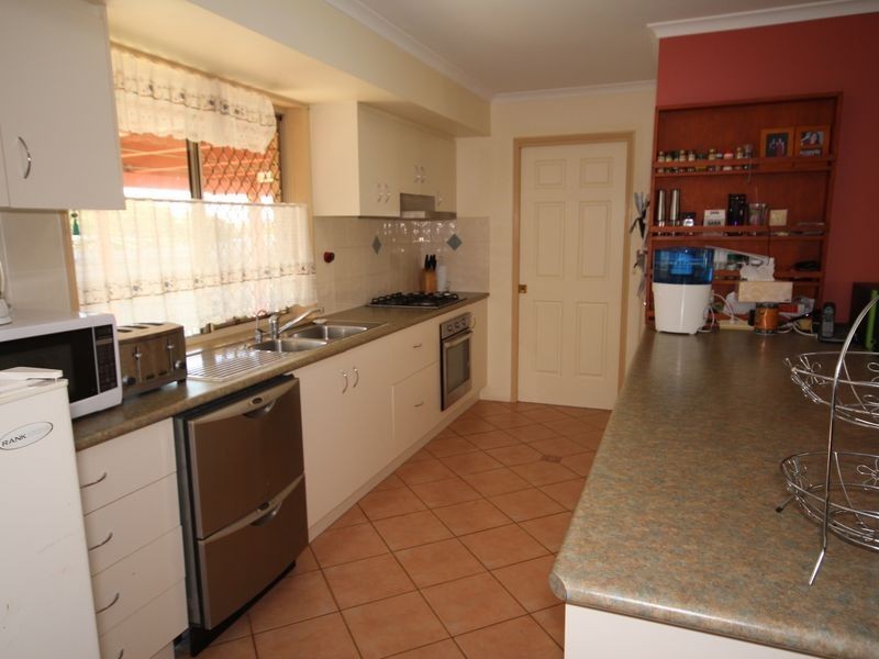 18 Jarrah Drive, Boyne Island QLD 4680