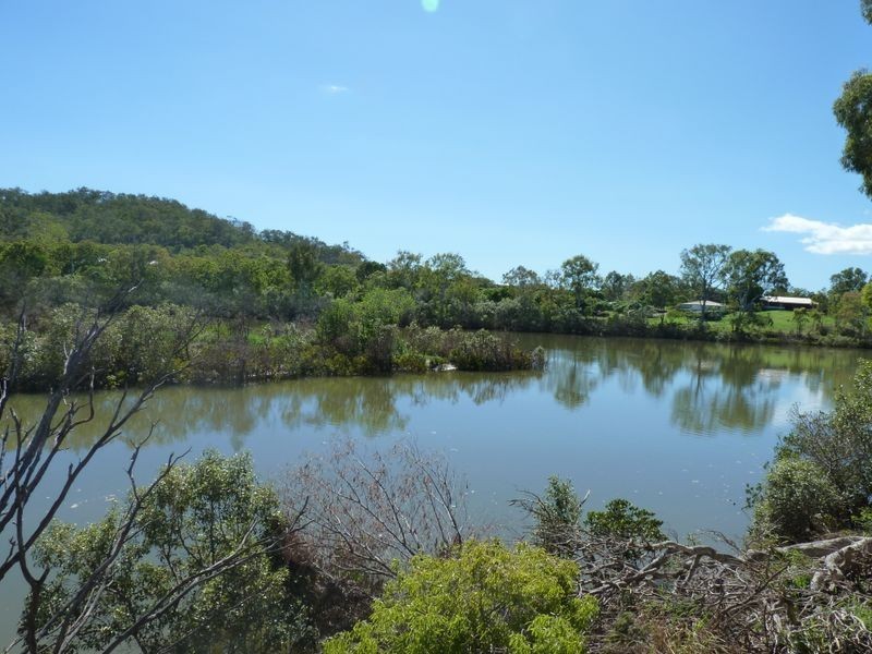 36 Tuckers Road, Boyne Island QLD 4680