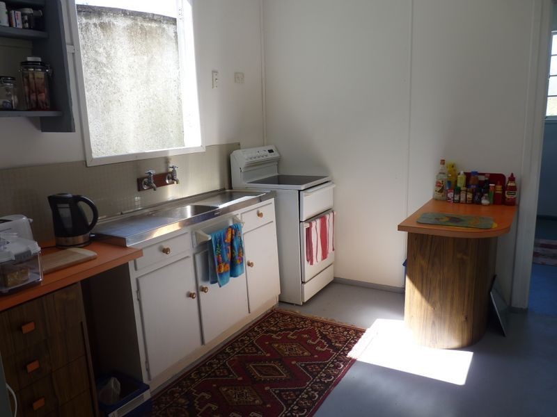 36 Tuckers Road, Boyne Island QLD 4680