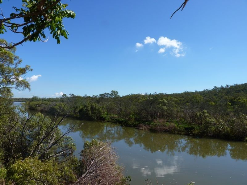 36 Tuckers Road, Boyne Island QLD 4680