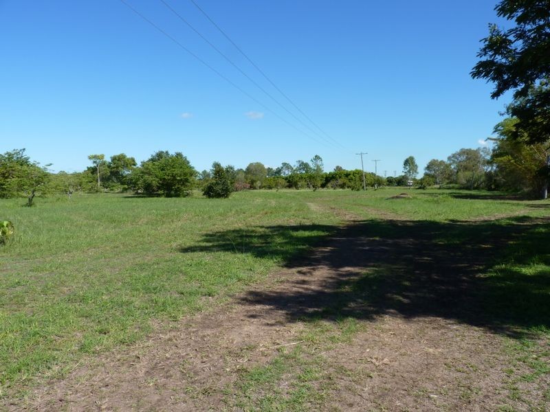 36 Tuckers Road, Boyne Island QLD 4680