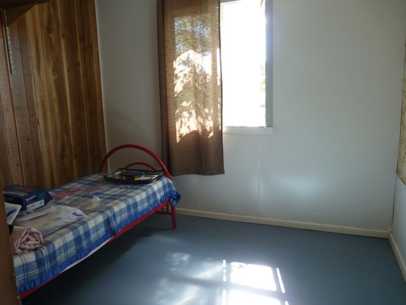 36 Tuckers Road, Boyne Island QLD 4680