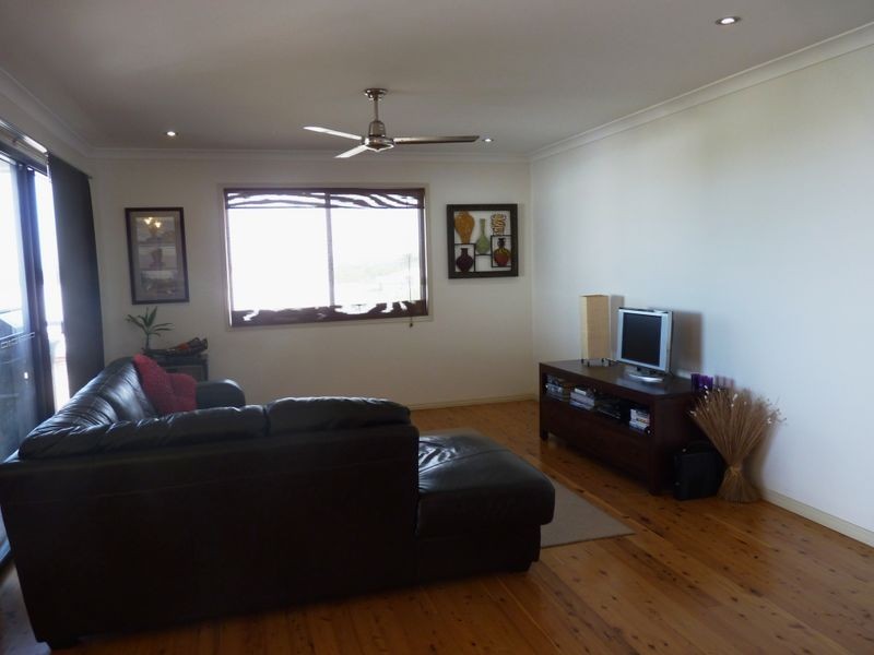 35 Lighthouse Drive, Boyne Island QLD 4680