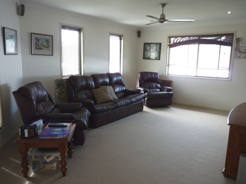 35 Lighthouse Drive, Boyne Island QLD 4680