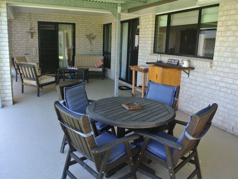 8 Jeana Close, Boyne Island QLD 4680