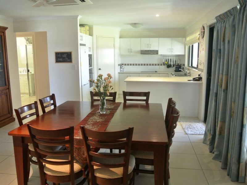8 Jeana Close, Boyne Island QLD 4680