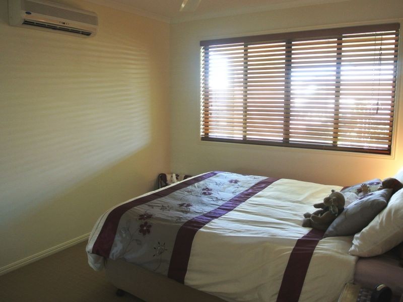 8 Jeana Close, Boyne Island QLD 4680