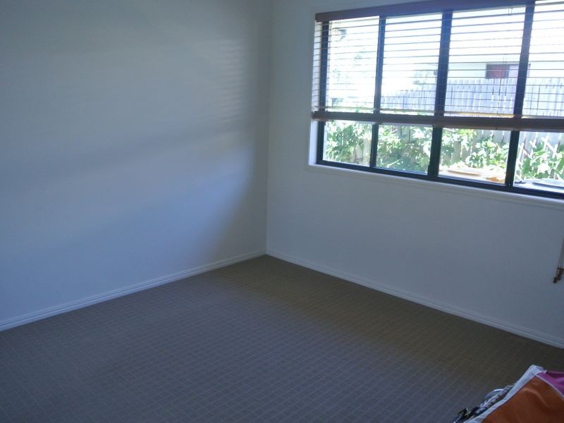 8 Jeana Close, Boyne Island QLD 4680