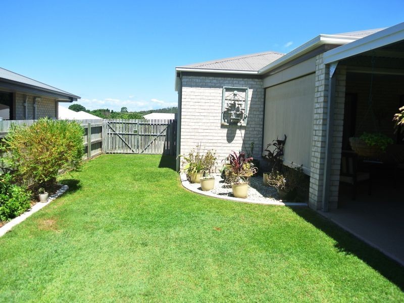 8 Jeana Close, Boyne Island QLD 4680