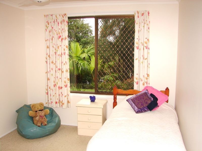 40 Edward Street, Boyne Island QLD 4680