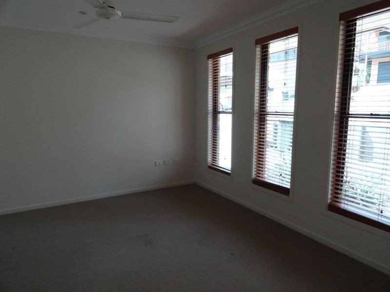 8 Bauhinia Street, Boyne Island QLD 4680